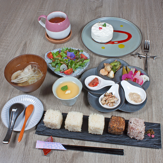 ���^���ނ��у����`���f�U�[�g�Z�b�g