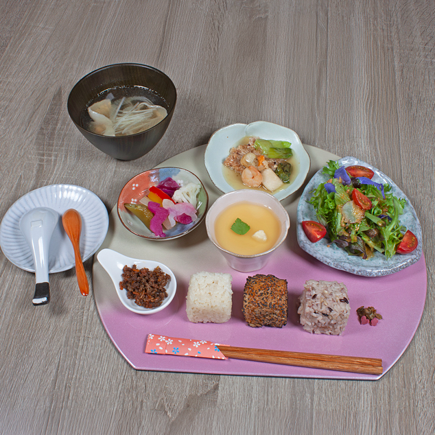 ���^���ނ��уv���[�g